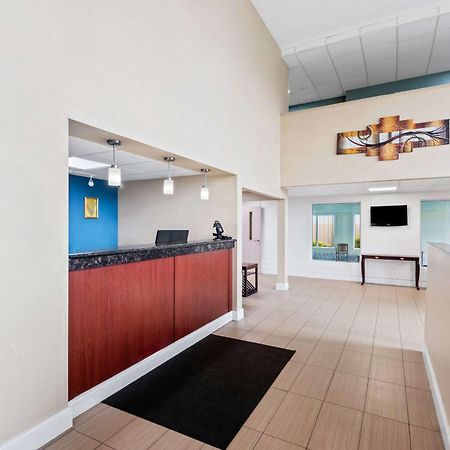 מולין Best Western Airport Inn מראה חיצוני תמונה