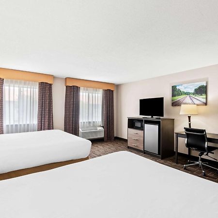 מולין Best Western Airport Inn מראה חיצוני תמונה