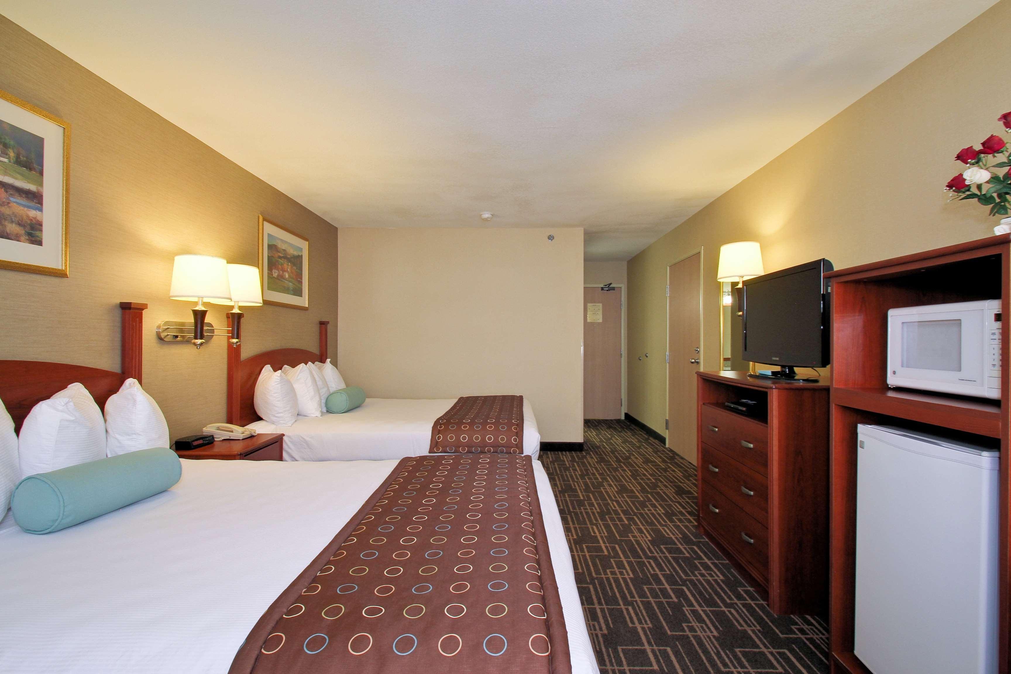 מולין Best Western Airport Inn מראה חיצוני תמונה