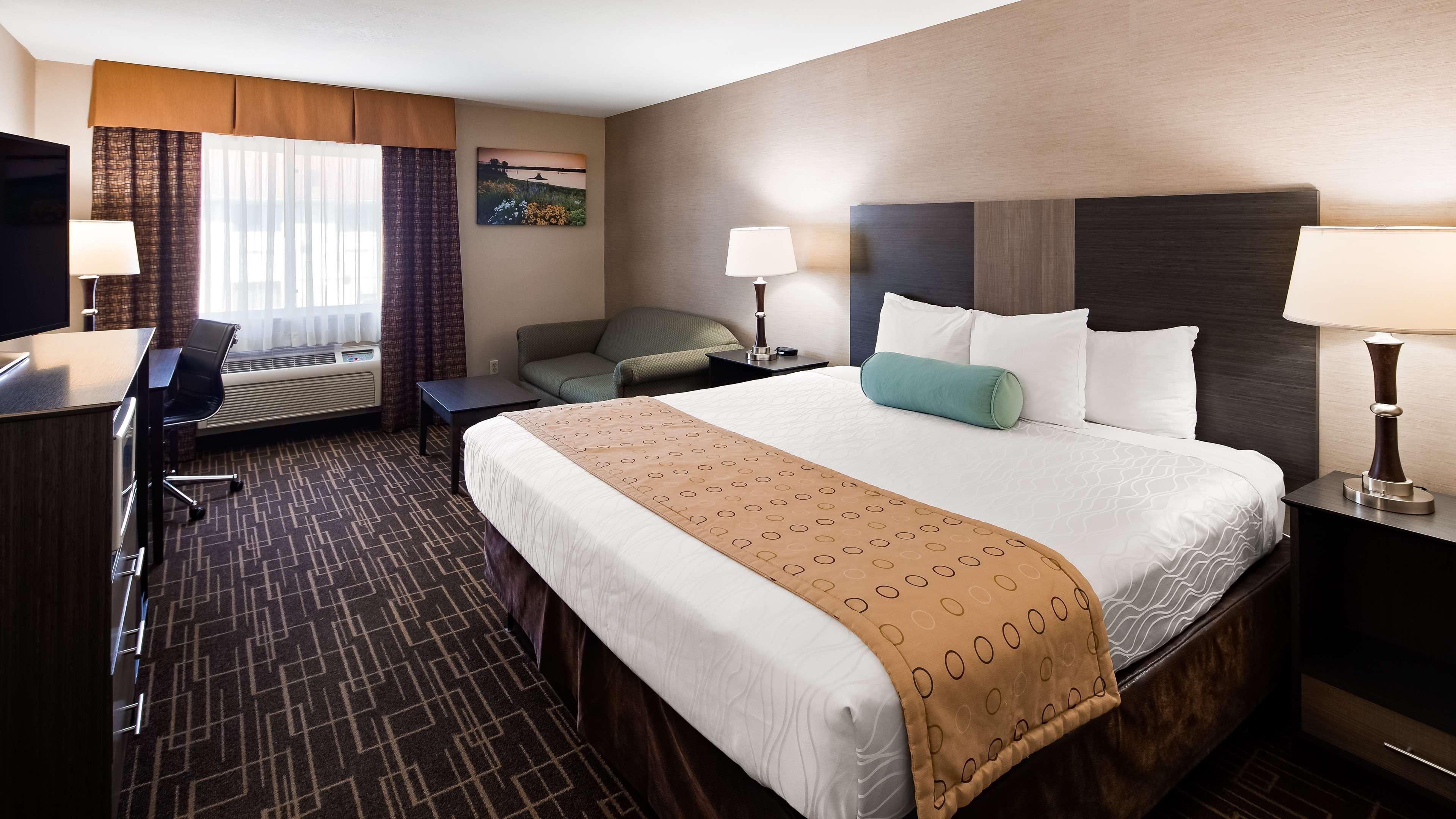 מולין Best Western Airport Inn מראה חיצוני תמונה