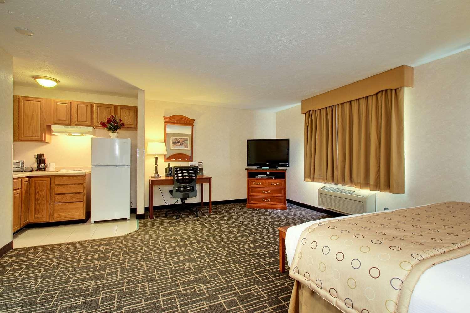 מולין Best Western Airport Inn מראה חיצוני תמונה