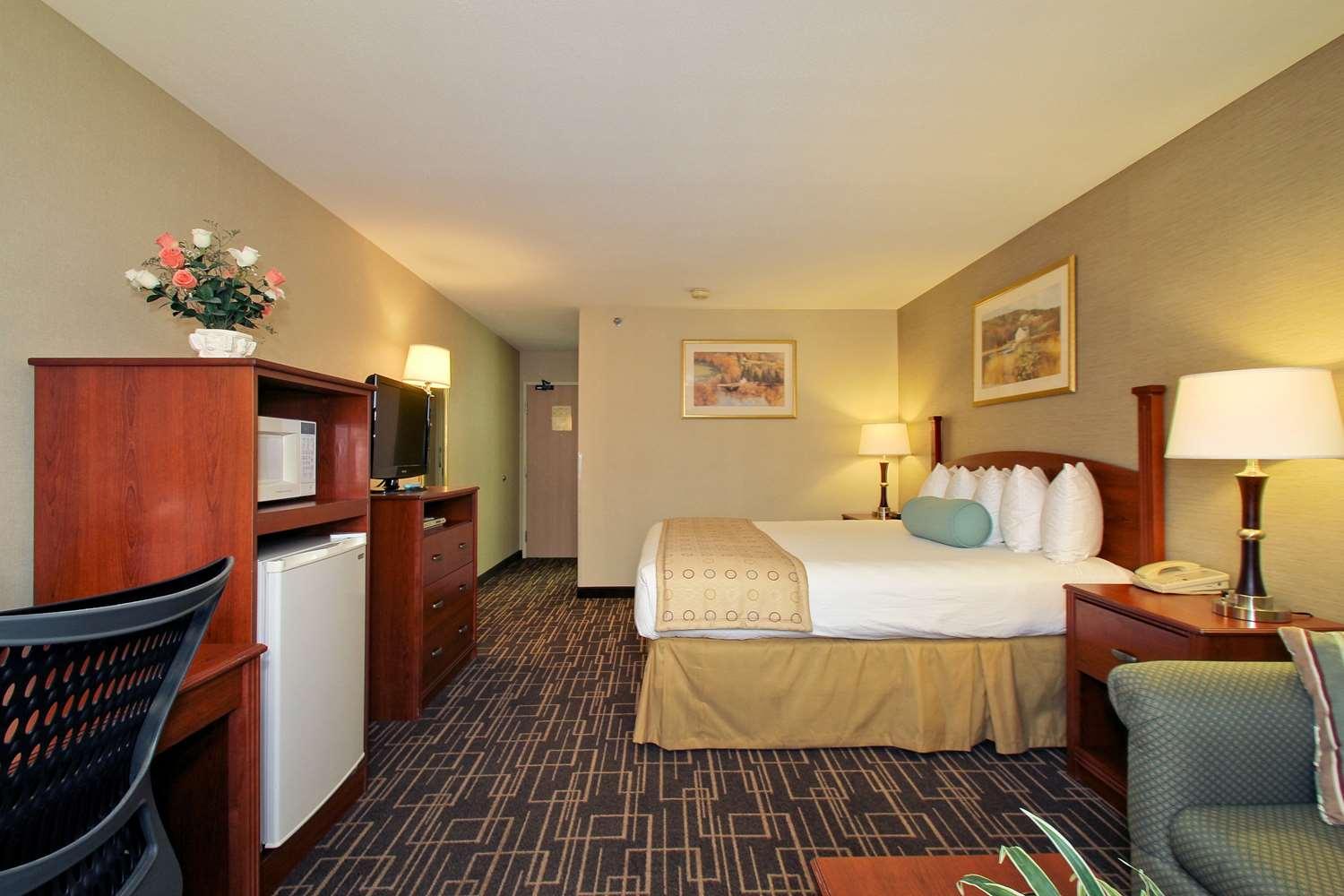 מולין Best Western Airport Inn מראה חיצוני תמונה