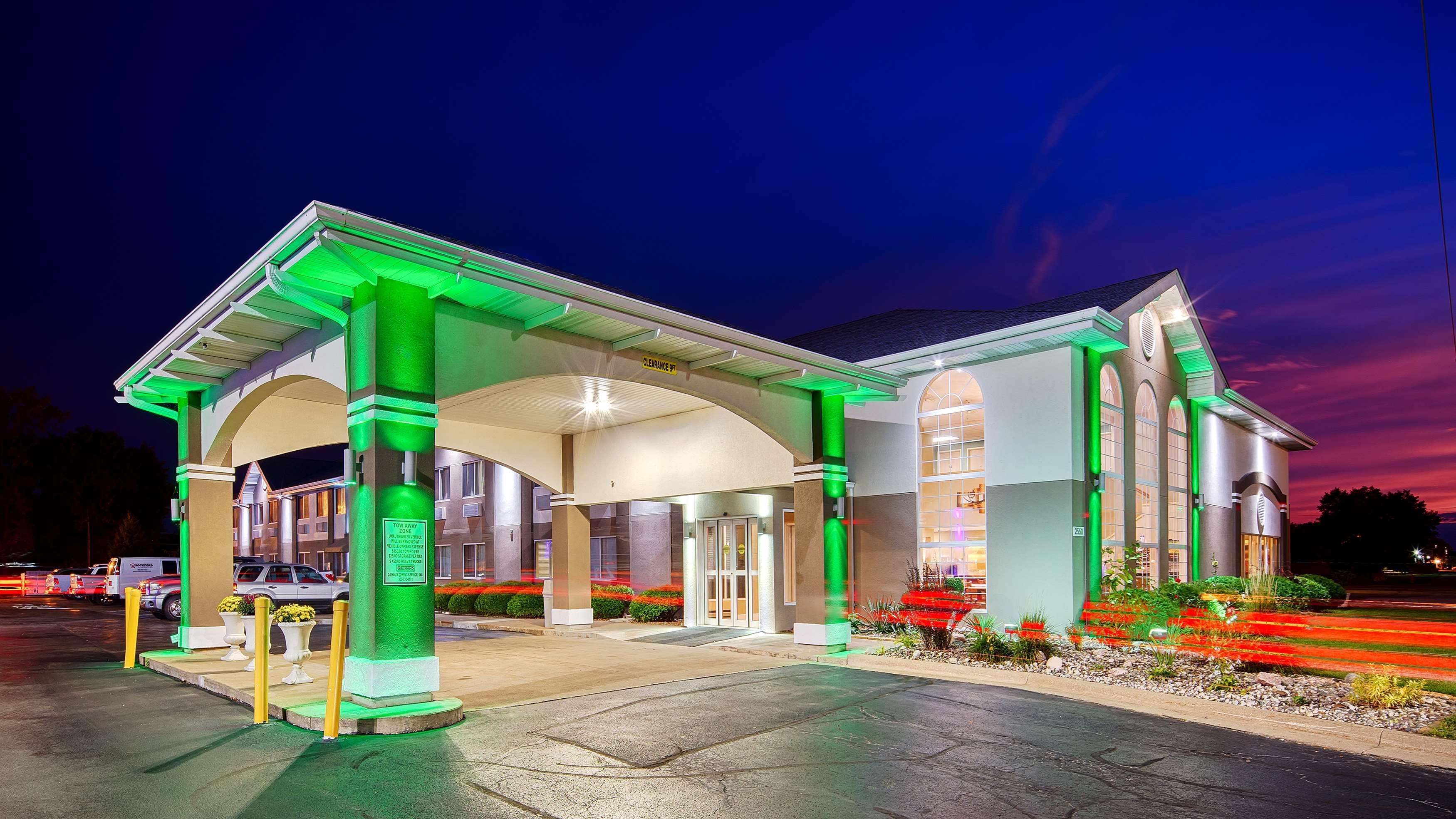 מולין Best Western Airport Inn מראה חיצוני תמונה