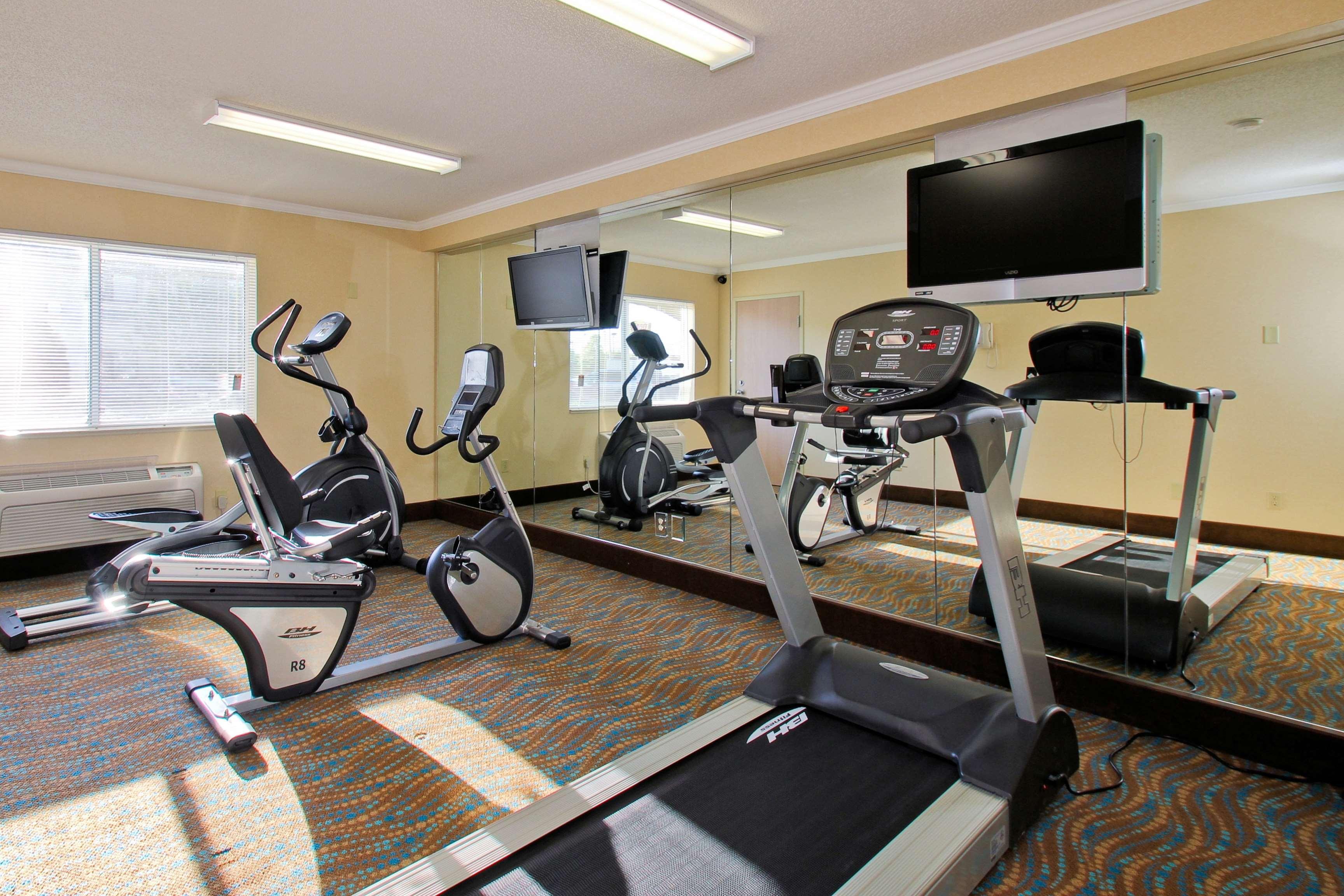 מולין Best Western Airport Inn מראה חיצוני תמונה