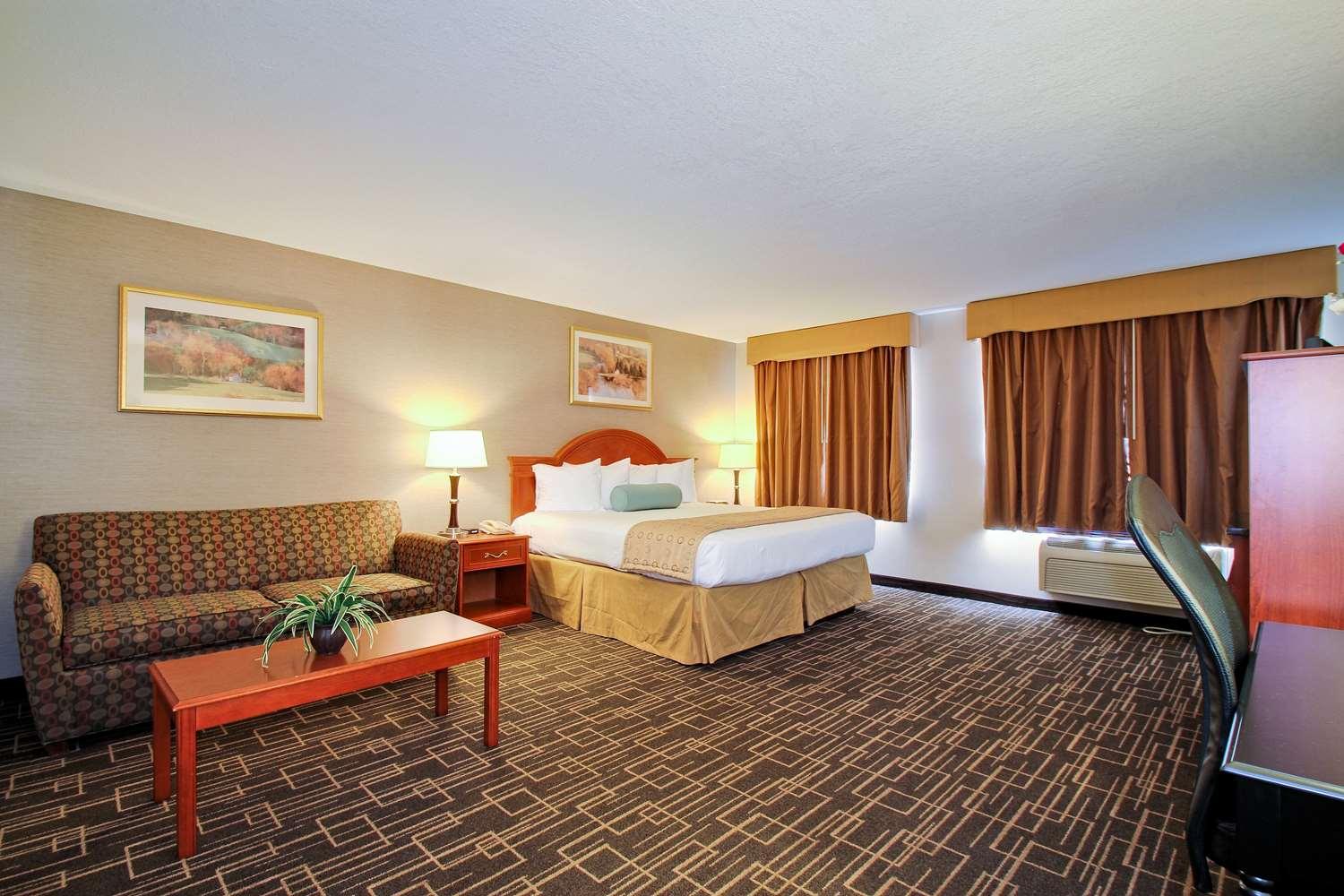 מולין Best Western Airport Inn מראה חיצוני תמונה