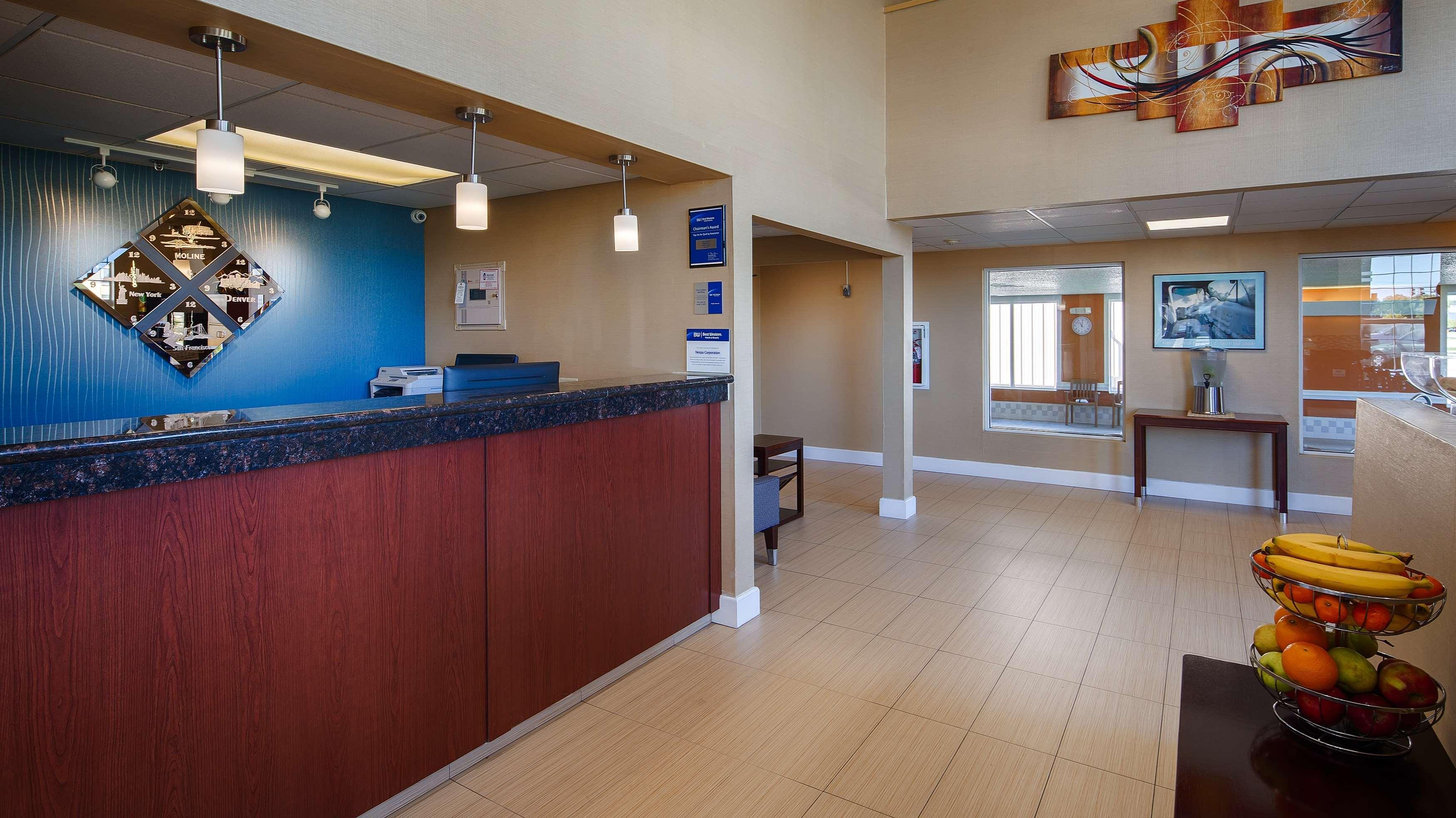 מולין Best Western Airport Inn מראה חיצוני תמונה