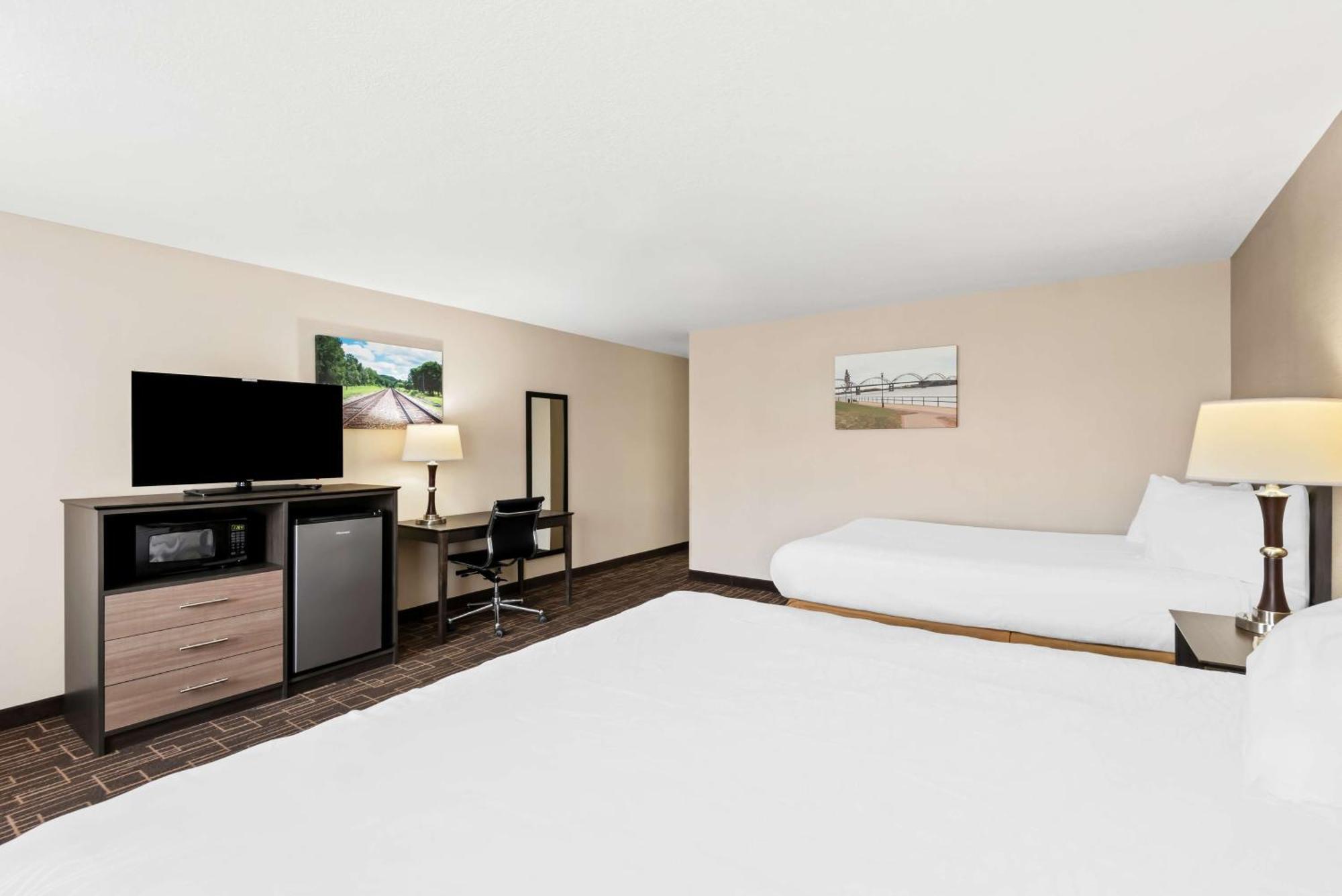 מולין Best Western Airport Inn מראה חיצוני תמונה