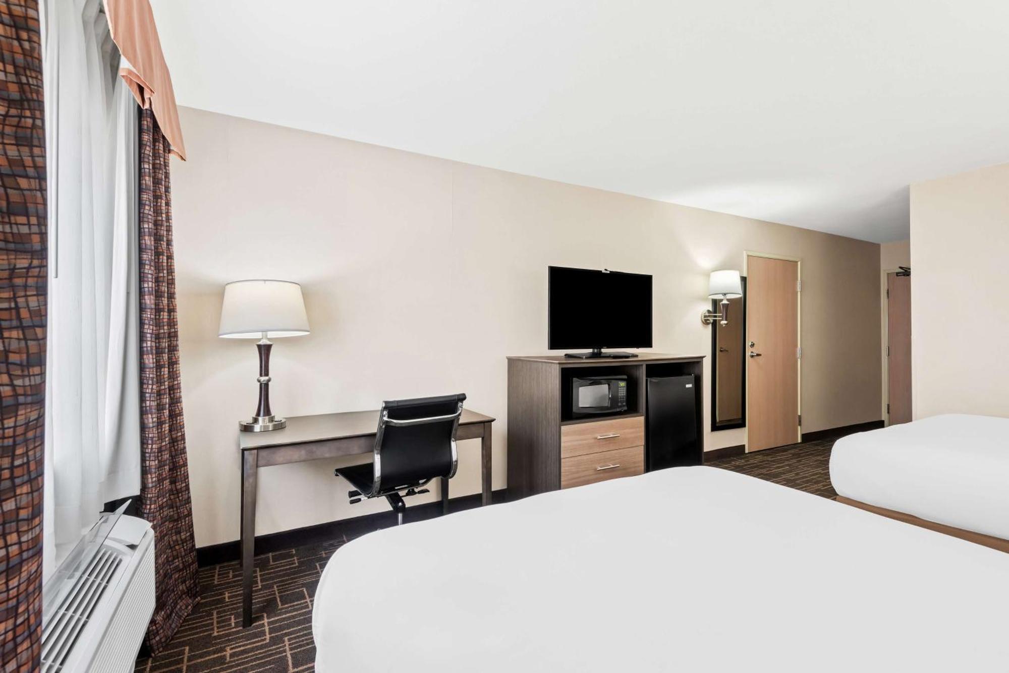 מולין Best Western Airport Inn מראה חיצוני תמונה