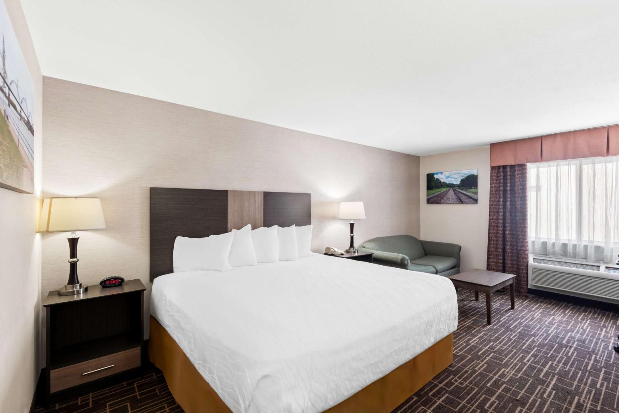 מולין Best Western Airport Inn מראה חיצוני תמונה
